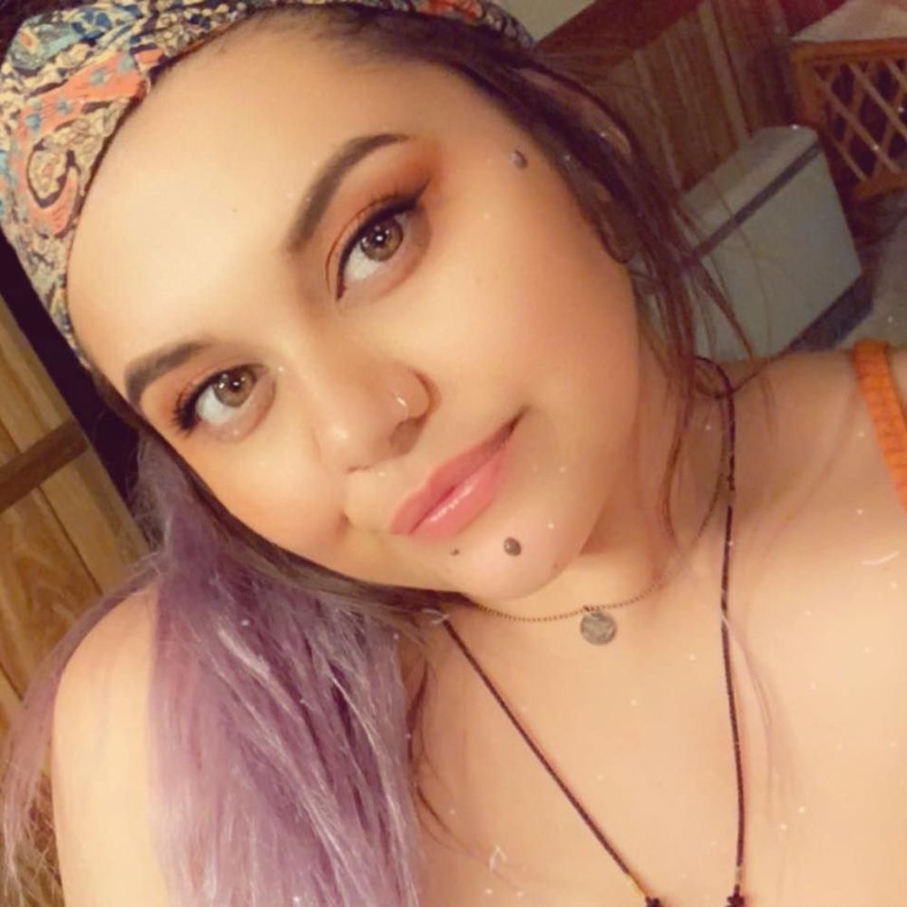 Meet your Posher, Selena